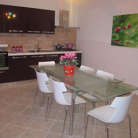 A 100Metri Da Piazza Duomo Di Ortigia Apartman Szirakúza Szoba fotó