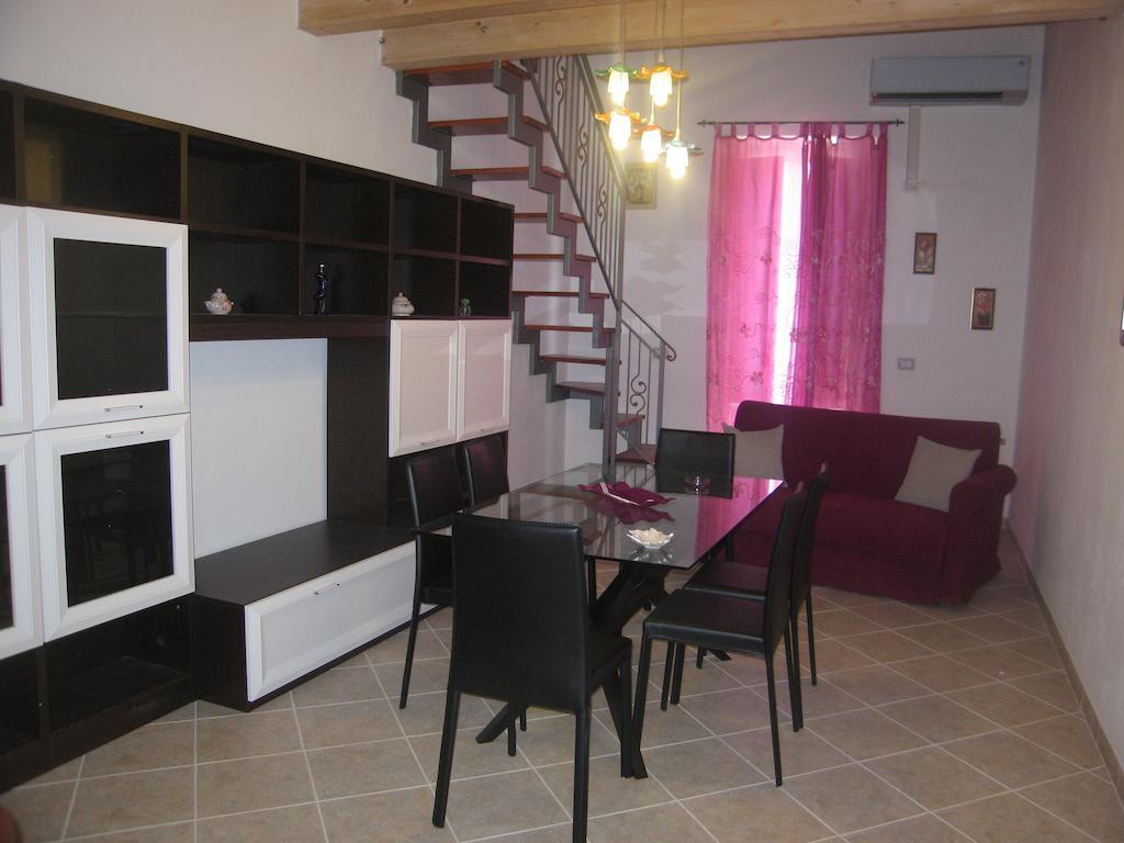 A 100Metri Da Piazza Duomo Di Ortigia Apartman Szirakúza Szoba fotó